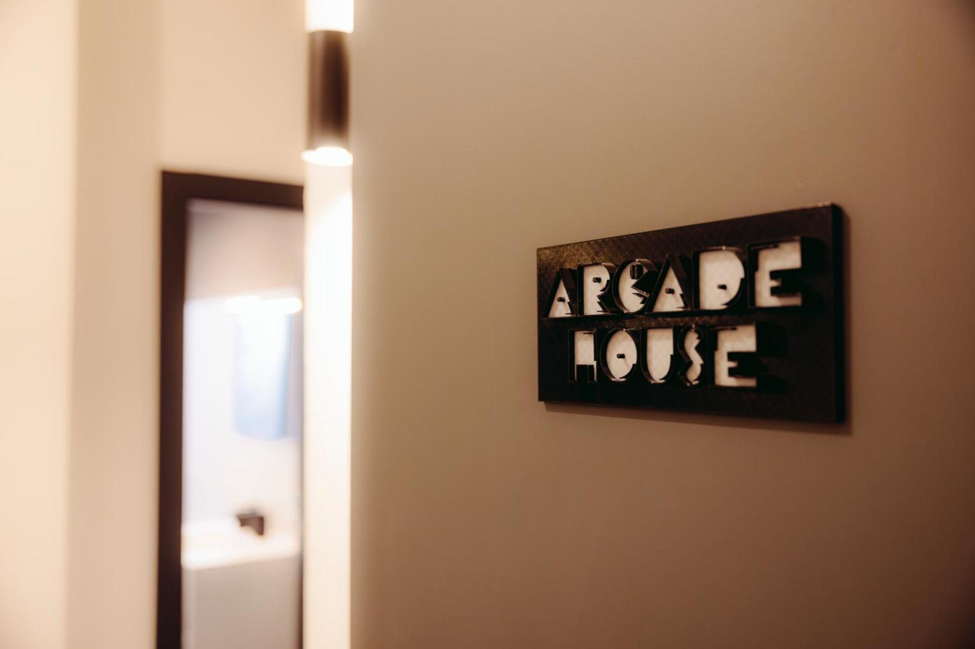 Arcade House Verona Fiera Netflix + Videogame المظهر الخارجي الصورة